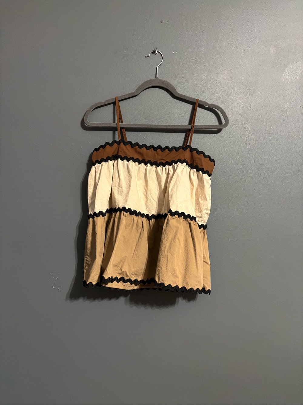 Peach Love California Colorblock preppy ruffle neutral boho Tank women’s medium